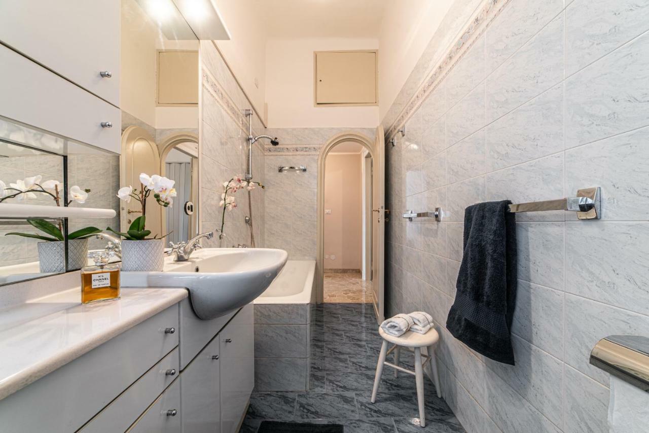 Apartamento Joivy Sophisticated 3-Bed Flat With Desk Milán Exterior foto