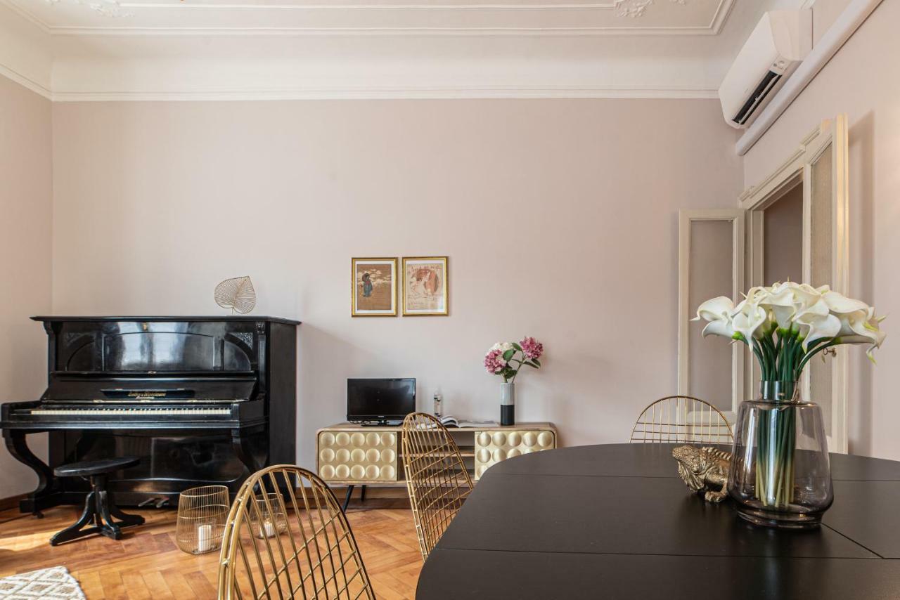 Apartamento Joivy Sophisticated 3-Bed Flat With Desk Milán Exterior foto